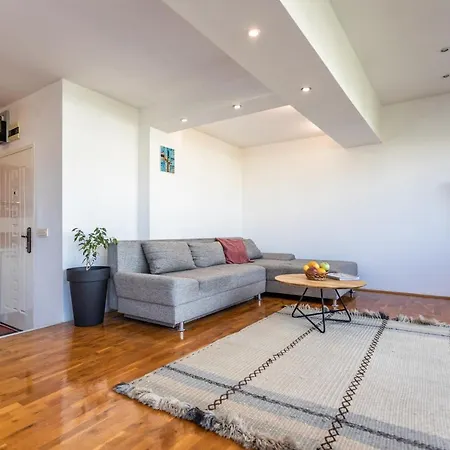 Spacious Loft With One Bedroom And A Big Terrace Appartamento *